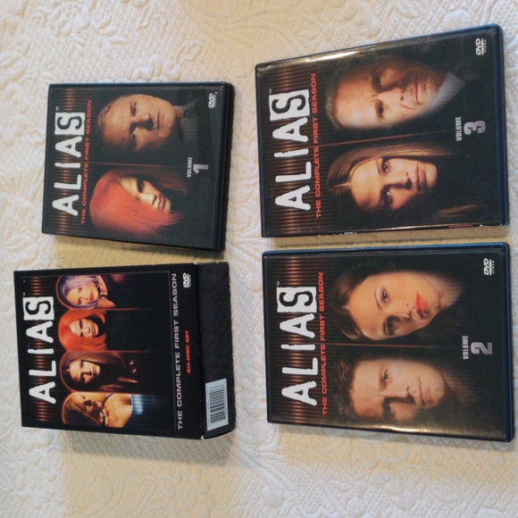Alias the Complete first Season Six Video Disc Set Featuring Jennifer Gardner - Picture 3 of 12